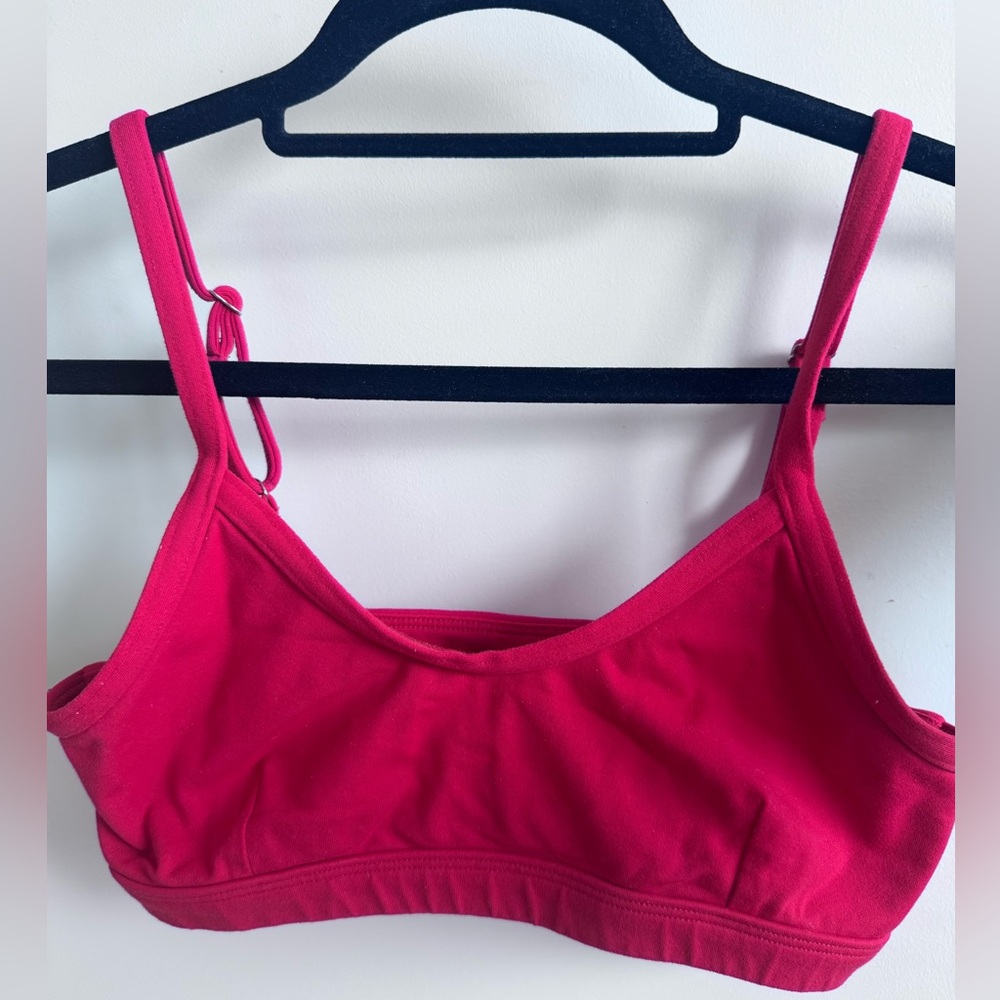 Red Bombshell Sportswear Red Sportsbra